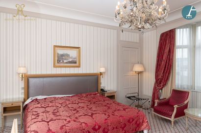 En provenance de l’Hôtel Métropole (Bruxelles)...