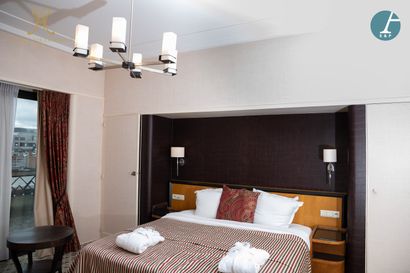From the Metropole Hotel (Brussels): 
Complete...