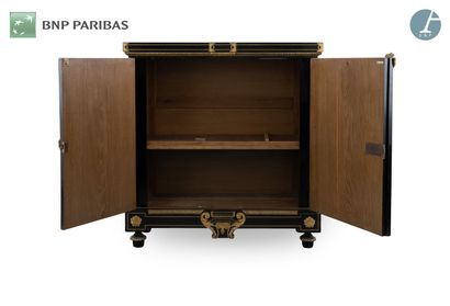 Bas d'armoire d'après les armoires à médailles...