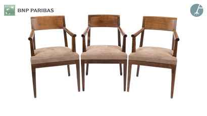 Set of three armchairs
Structure in carved...