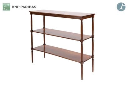Mahogany shelf with three trays; (small accidents).
19th...