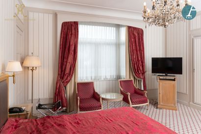 En provenance de l’Hôtel Métropole (Bruxelles)...