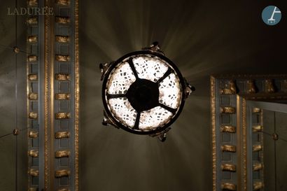 From the House of Ladurée

Chandelier in...
