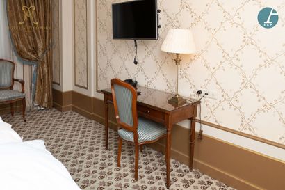En provenance de l'Hôtel Métropole (Bruxelles)...