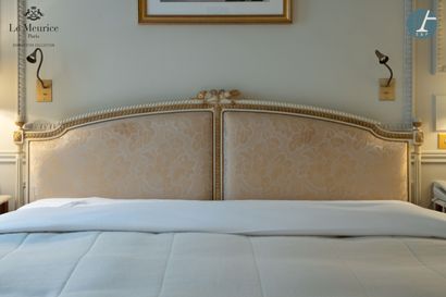 From the Hotel Le Meurice - Room 418

Headboard...