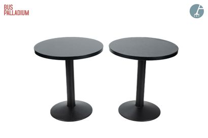 En provenance du Bus Palladium

Deux tables...