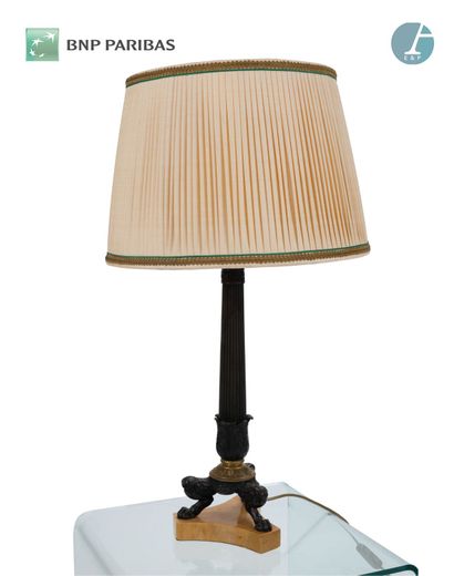 Lampe
Piètement en bronze tripode
Socle en...