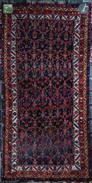 IRAN - 20th century 
Kasgaî carpet in wool...