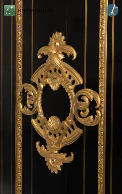 Bas d'armoire d'après les armoires à médailles...