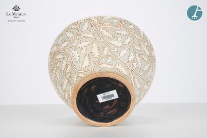 En provenance de l'Hôtel Le Meurice.
Vase...
