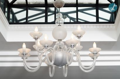 Lustre en cristal, plafond de coupe semi-sphérique,...
