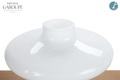 En provenance de l'Imperial Garoupe - Réception

Vase...