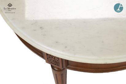 En provenance de l'Hôtel Le Meurice.
Table...