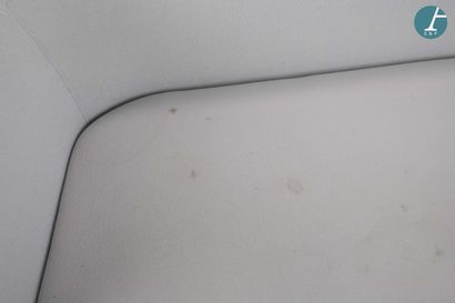VITRA
Sofa, metal frame, light gray fabric...