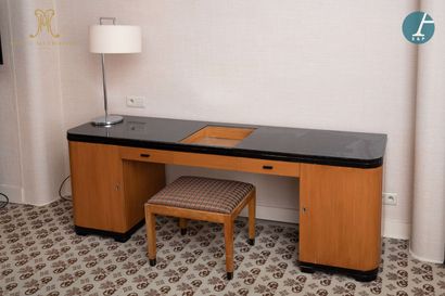From the Metropole Hotel (Brussels): 
Complete...
