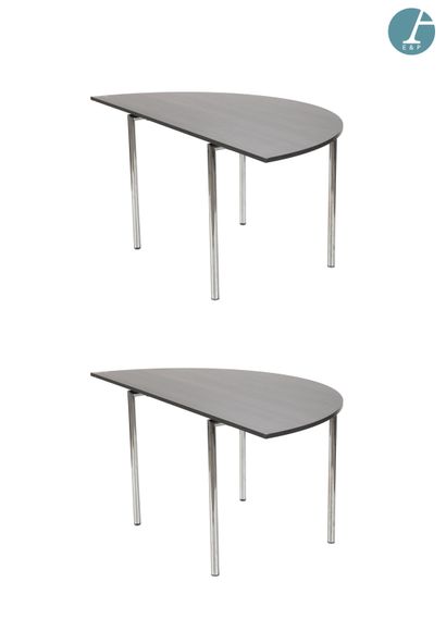 CASALA
Paire de tables demi-lune, piètement...