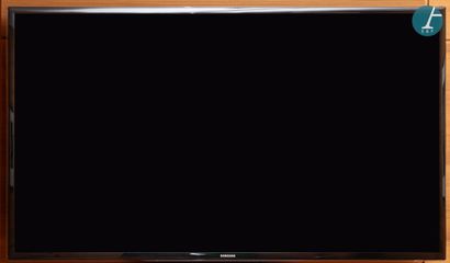 1 téléviseur Samsung
Diagonale : 120 cm.

Frais...
