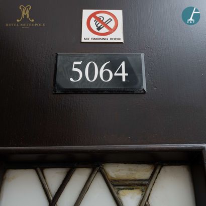En provenance de l'Hôtel Métropole (Bruxelles)...