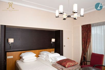 From the Metropole Hotel (Brussels): 
Complete...