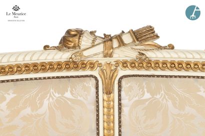 En provenance de l'Hôtel Le Meurice.
Tête...