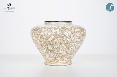 En provenance de l'Hôtel Le Meurice.
Vase...