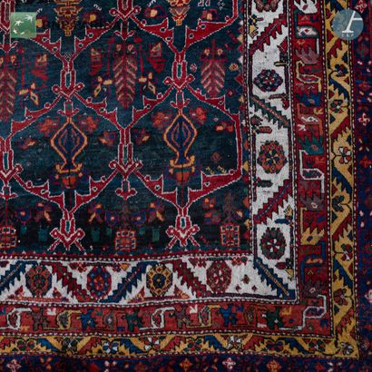 IRAN - 20th century 
Kasgaî carpet in wool...