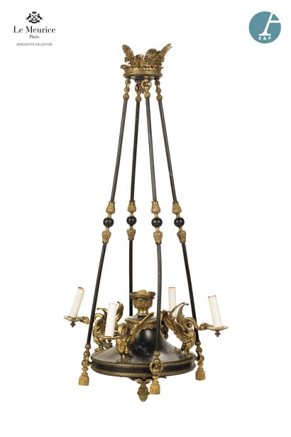 En provenance de l'Hôtel Le Meurice.
Suspension...