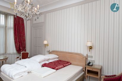 En provenance de l'Hôtel Métropole (Bruxelles)...