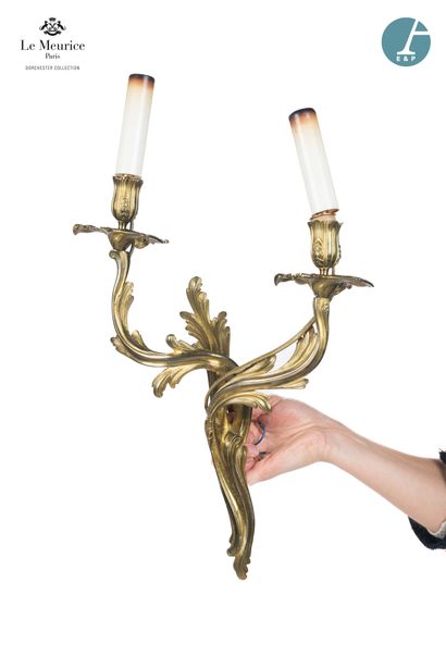 En provenance de l'Hôtel Le Meurice.
MAISON...
