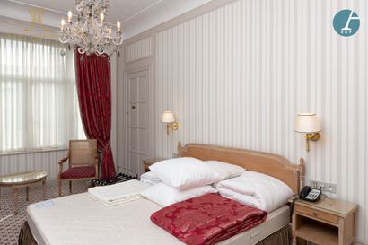 En provenance de l'Hôtel Métropole (Bruxelles)...
