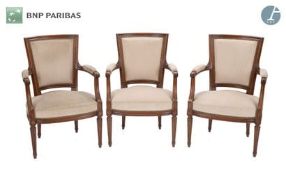 Set of three cabriolet armchairs,
Structure...