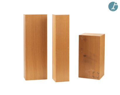 Ensemble de 12 sellettes en bois dont une...