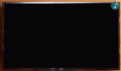 1 téléviseur SAMSUNG SMARTTV 46D6200.
Diagonale...