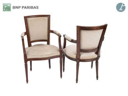 Set of three cabriolet armchairs,
Structure...