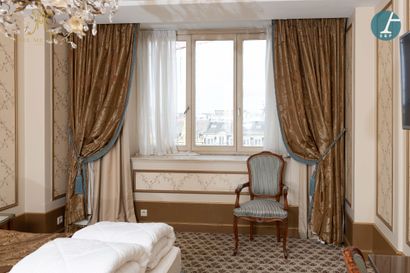 En provenance de l'Hôtel Métropole (Bruxelles)...