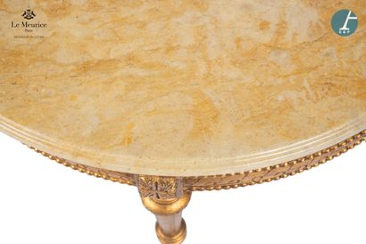 En provenance de l'Hôtel Le Meurice.
Table...