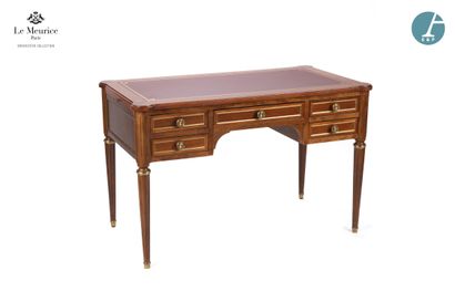 En provenance de l'Hôtel Le Meurice.
Bureau...