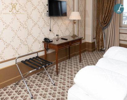 En provenance de l'Hôtel Métropole (Bruxelles)...