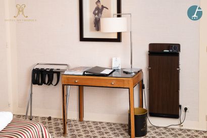 From the Metropole Hotel (Brussels): 
Complete...