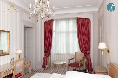 En provenance de l'Hôtel Métropole (Bruxelles)...