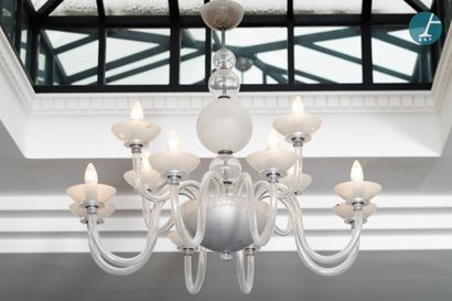 Lustre en cristal, plafond de coupe semi-sphérique,...