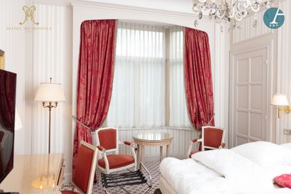 En provenance de l'Hôtel Métropole (Bruxelles)...