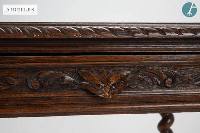 From Les Airelles - Val d'Isère
Desk in molded...