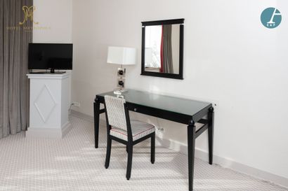 En provenance de l'Hôtel Métropole (Bruxelles)...