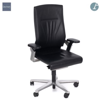 WILKHAHN Publisher

An armchair, metal base...