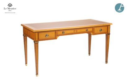 En provenance de l'Hôtel Le Meurice.
Bureau...