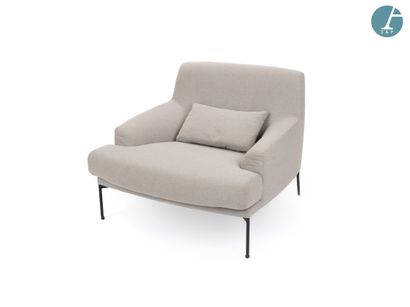 TACCHINI
1 fauteuil en tissu gris avec son...