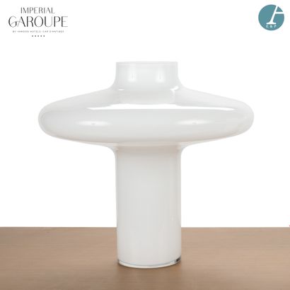 En provenance de l'Imperial Garoupe - Réception

Vase...