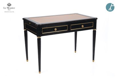 En provenance de l'Hôtel Le Meurice.
Bureau...