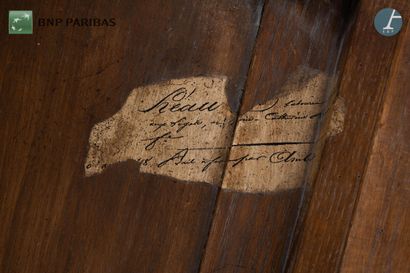 Bureau plat en bois de rose et amarante,...